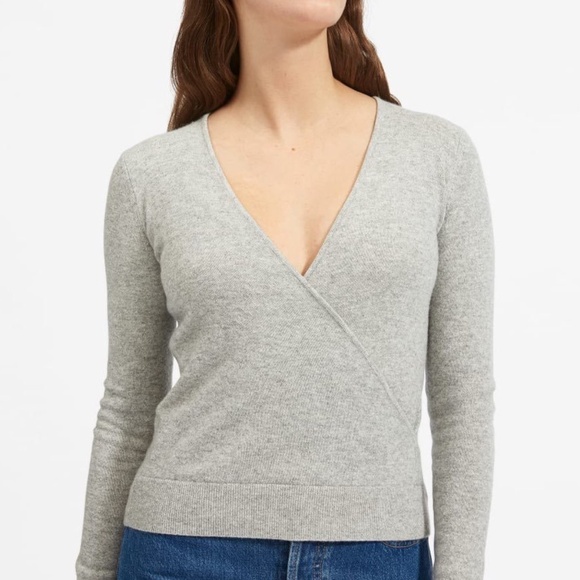 ✨NWT✨ EVERLANE The Cashmere Wrap Sweater in Heather Grey Gray Sz Medium - Picture 4 of 8